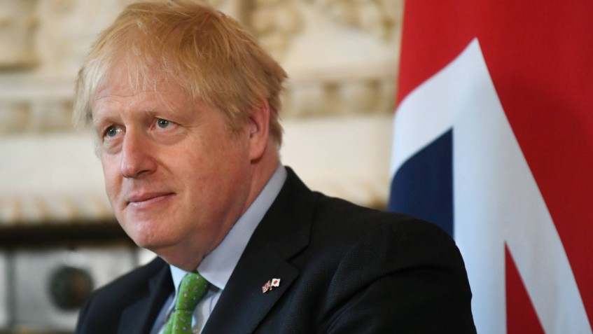 BBoris Johnson, U.K. prime minister, during a bilateral meeting with Fumio Kishida, Japan's prime minister, inside number 10 downing Street in London, U.K., on Thursday, May 5, 2022. Johnson and Kishida are expected to discuss a plan to support Asian nations in diversifying away from Russian oil and gas. Photographer: Neil Hall/EPA/Bloomberg
