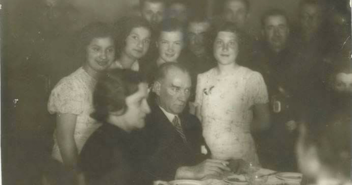 Atatürk’le-Gelen-Kadın-Hakları-Bahriye-Üçok
